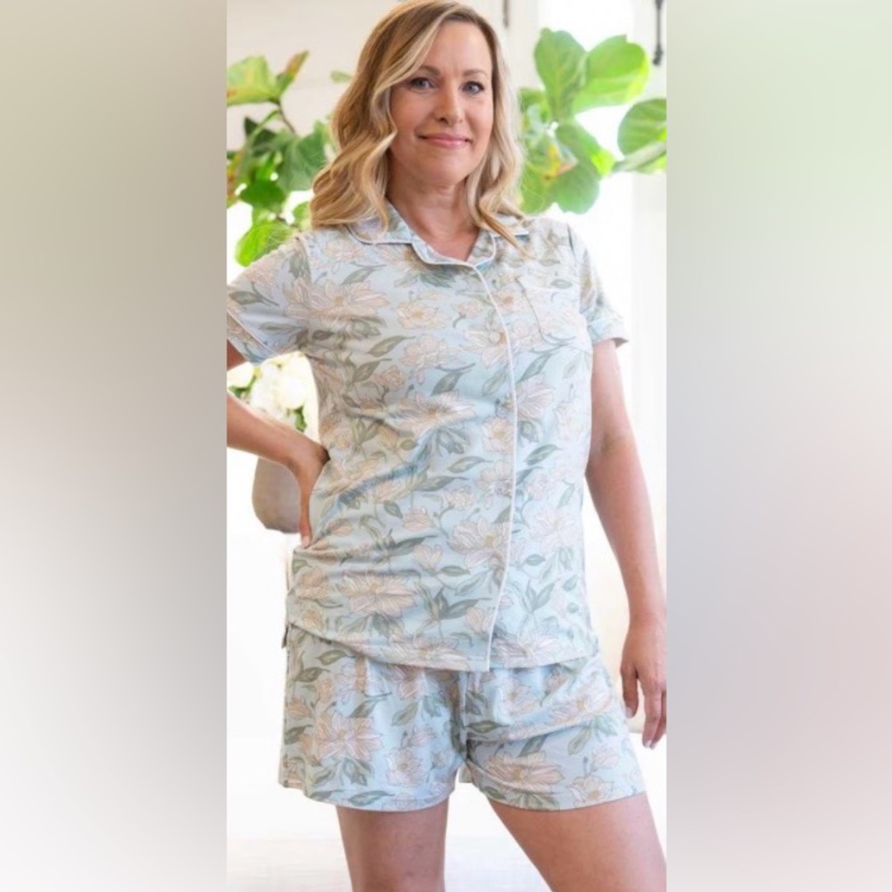 Magnolia/Floral Short Sleeve Button-Up Short Sleeve Pajamas.
